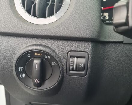 Білий Фольксваген Тігуан, об'ємом двигуна 2 л та пробігом 128 тис. км за 13800 $, фото 4 на Automoto.ua