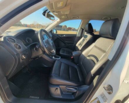 Белый Фольксваген Тигуан, объемом двигателя 2 л и пробегом 79 тыс. км за 6000 $, фото 6 на Automoto.ua