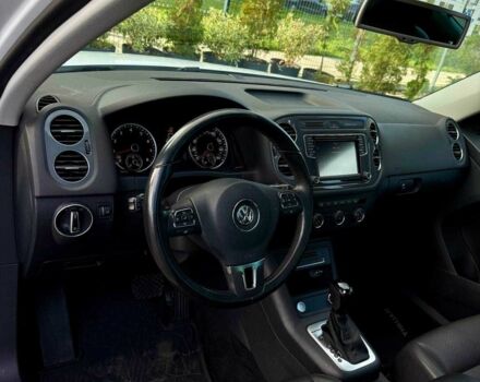 Білий Фольксваген Тігуан, об'ємом двигуна 2 л та пробігом 156 тис. км за 15500 $, фото 12 на Automoto.ua