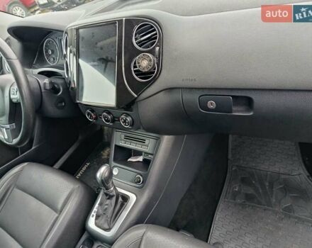 Білий Фольксваген Тігуан, об'ємом двигуна 2 л та пробігом 170 тис. км за 14100 $, фото 13 на Automoto.ua