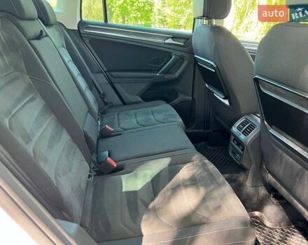 Білий Фольксваген Тігуан, об'ємом двигуна 2 л та пробігом 270 тис. км за 23000 $, фото 36 на Automoto.ua