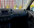 Білий Фольксваген Тігуан, об'ємом двигуна 2 л та пробігом 156 тис. км за 15500 $, фото 16 на Automoto.ua