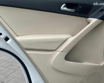 Білий Фольксваген Тігуан, об'ємом двигуна 2 л та пробігом 156 тис. км за 14990 $, фото 14 на Automoto.ua