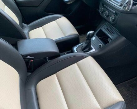 Білий Фольксваген Тігуан, об'ємом двигуна 2 л та пробігом 103 тис. км за 16500 $, фото 6 на Automoto.ua