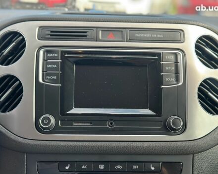 Белый Фольксваген Тигуан, объемом двигателя 2 л и пробегом 152 тыс. км за 15290 $, фото 23 на Automoto.ua