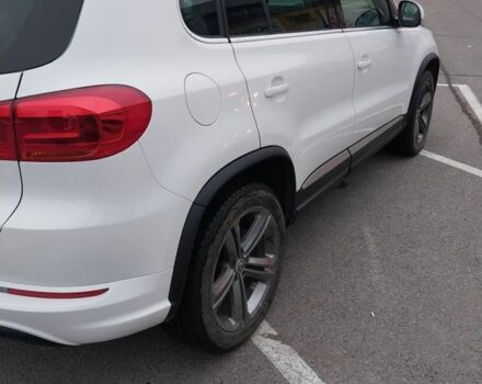 Белый Фольксваген Тигуан, объемом двигателя 2 л и пробегом 138 тыс. км за 12700 $, фото 6 на Automoto.ua
