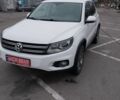 Белый Фольксваген Тигуан, объемом двигателя 2 л и пробегом 138 тыс. км за 12700 $, фото 3 на Automoto.ua