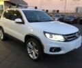 Белый Фольксваген Тигуан, объемом двигателя 2 л и пробегом 70 тыс. км за 7000 $, фото 1 на Automoto.ua