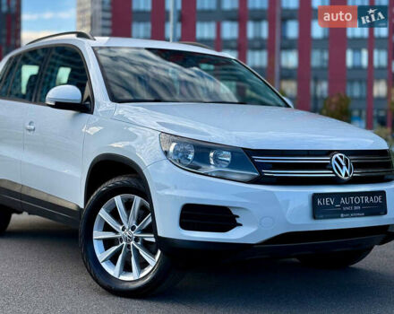 Білий Фольксваген Тігуан, об'ємом двигуна 2 л та пробігом 137 тис. км за 13800 $, фото 2 на Automoto.ua