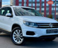 Білий Фольксваген Тігуан, об'ємом двигуна 2 л та пробігом 137 тис. км за 13800 $, фото 2 на Automoto.ua