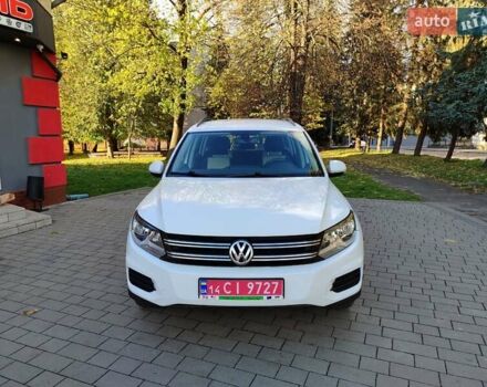 Белый Фольксваген Тигуан, объемом двигателя 2 л и пробегом 216 тыс. км за 11700 $, фото 2 на Automoto.ua