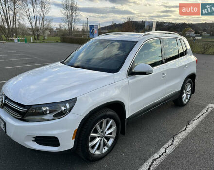 Білий Фольксваген Тігуан, об'ємом двигуна 1.98 л та пробігом 140 тис. км за 14000 $, фото 4 на Automoto.ua