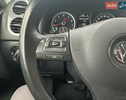 Білий Фольксваген Тігуан, об'ємом двигуна 2 л та пробігом 191 тис. км за 13500 $, фото 42 на Automoto.ua