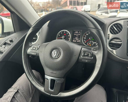 Білий Фольксваген Тігуан, об'ємом двигуна 2 л та пробігом 191 тис. км за 13500 $, фото 41 на Automoto.ua