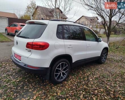 Белый Фольксваген Тигуан, объемом двигателя 2 л и пробегом 195 тыс. км за 13500 $, фото 2 на Automoto.ua