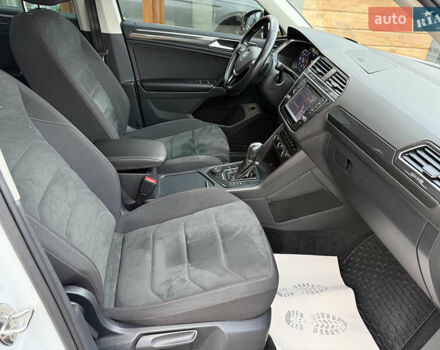 Белый Фольксваген Тигуан, объемом двигателя 1.97 л и пробегом 58 тыс. км за 27999 $, фото 9 на Automoto.ua