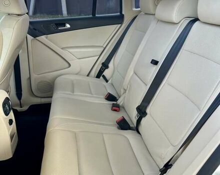 Белый Фольксваген Тигуан, объемом двигателя 2 л и пробегом 144 тыс. км за 14550 $, фото 30 на Automoto.ua