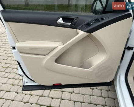 Білий Фольксваген Тігуан, об'ємом двигуна 1.98 л та пробігом 137 тис. км за 13999 $, фото 37 на Automoto.ua