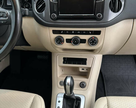 Білий Фольксваген Тігуан, об'ємом двигуна 1.98 л та пробігом 137 тис. км за 13999 $, фото 17 на Automoto.ua