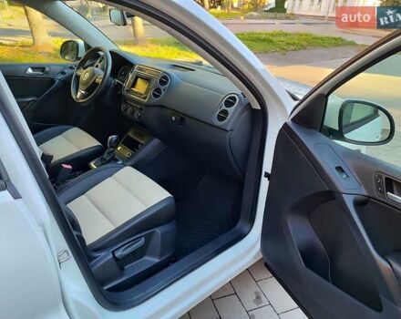 Белый Фольксваген Тигуан, объемом двигателя 2 л и пробегом 216 тыс. км за 11700 $, фото 22 на Automoto.ua