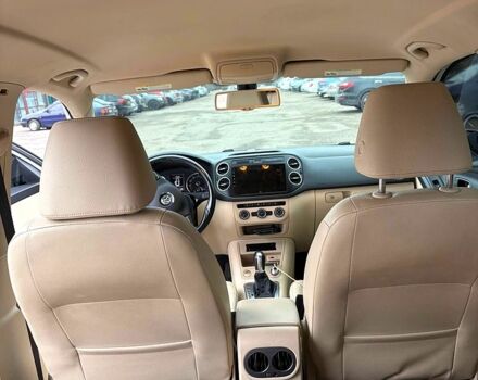 Белый Фольксваген Тигуан, объемом двигателя 2 л и пробегом 130 тыс. км за 12700 $, фото 4 на Automoto.ua