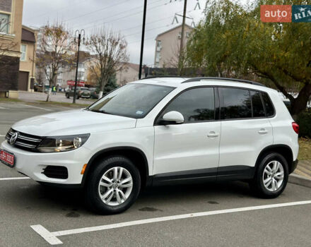 Белый Фольксваген Тигуан, объемом двигателя 2 л и пробегом 228 тыс. км за 12999 $, фото 12 на Automoto.ua