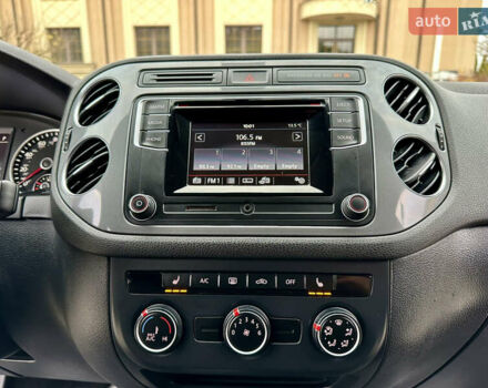 Белый Фольксваген Тигуан, объемом двигателя 2 л и пробегом 228 тыс. км за 12999 $, фото 24 на Automoto.ua