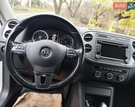 Белый Фольксваген Тигуан, объемом двигателя 2 л и пробегом 195 тыс. км за 13500 $, фото 16 на Automoto.ua