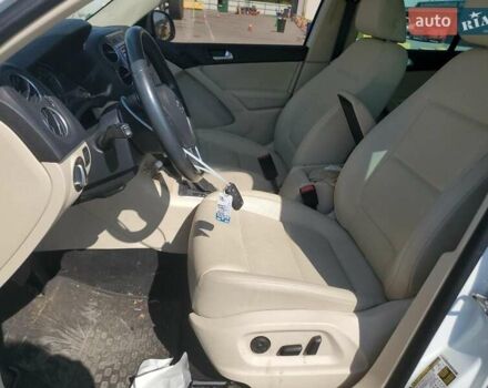 Белый Фольксваген Тигуан, объемом двигателя 2 л и пробегом 61 тыс. км за 900 $, фото 6 на Automoto.ua