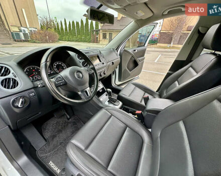 Белый Фольксваген Тигуан, объемом двигателя 2 л и пробегом 228 тыс. км за 12999 $, фото 25 на Automoto.ua