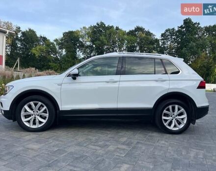 Белый Фольксваген Тигуан, объемом двигателя 2 л и пробегом 248 тыс. км за 22200 $, фото 5 на Automoto.ua