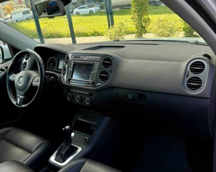 Білий Фольксваген Тігуан, об'ємом двигуна 2 л та пробігом 156 тис. км за 15500 $, фото 17 на Automoto.ua