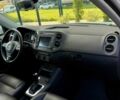 Білий Фольксваген Тігуан, об'ємом двигуна 2 л та пробігом 156 тис. км за 15500 $, фото 17 на Automoto.ua