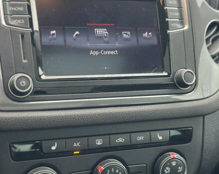 Білий Фольксваген Тігуан, об'ємом двигуна 2 л та пробігом 213 тис. км за 14750 $, фото 28 на Automoto.ua