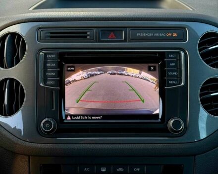 Білий Фольксваген Тігуан, об'ємом двигуна 2 л та пробігом 137 тис. км за 13800 $, фото 14 на Automoto.ua