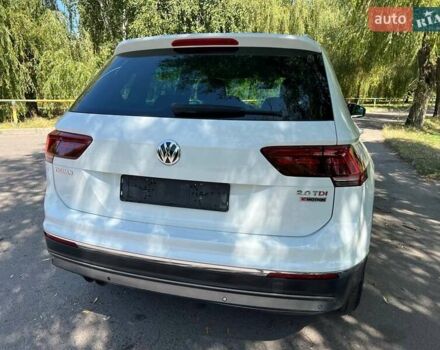 Білий Фольксваген Тігуан, об'ємом двигуна 2 л та пробігом 270 тис. км за 23000 $, фото 5 на Automoto.ua