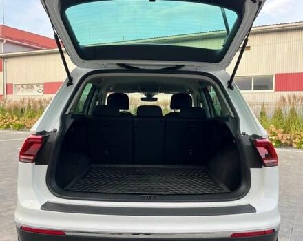 Білий Фольксваген Тігуан, об'ємом двигуна 2 л та пробігом 248 тис. км за 21500 $, фото 34 на Automoto.ua