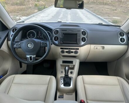 Белый Фольксваген Тигуан, объемом двигателя 2 л и пробегом 170 тыс. км за 12500 $, фото 7 на Automoto.ua