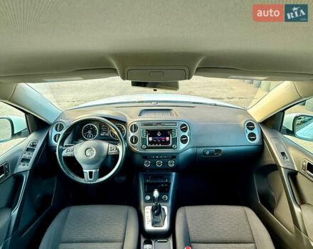 Білий Фольксваген Тігуан, об'ємом двигуна 2 л та пробігом 137 тис. км за 13800 $, фото 42 на Automoto.ua