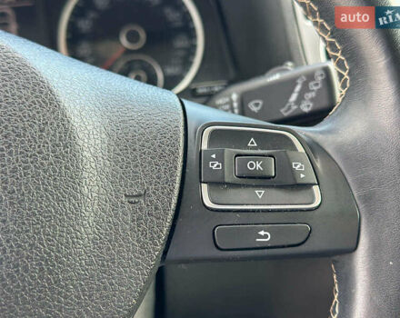 Білий Фольксваген Тігуан, об'ємом двигуна 2 л та пробігом 152 тис. км за 12300 $, фото 18 на Automoto.ua