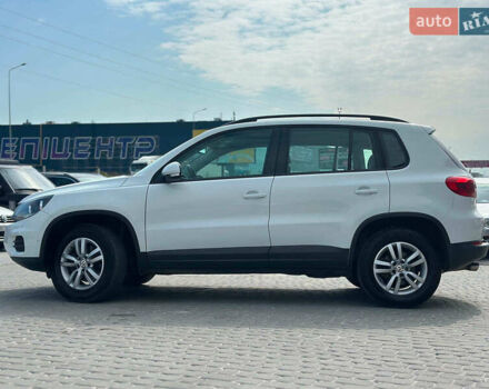Білий Фольксваген Тігуан, об'ємом двигуна 2 л та пробігом 152 тис. км за 12300 $, фото 3 на Automoto.ua