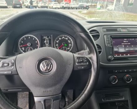 Білий Фольксваген Тігуан, об'ємом двигуна 2 л та пробігом 128 тис. км за 13800 $, фото 7 на Automoto.ua