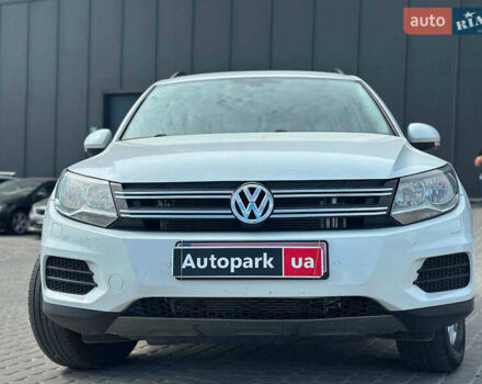 Білий Фольксваген Тігуан, об'ємом двигуна 2 л та пробігом 152 тис. км за 12300 $, фото 1 на Automoto.ua