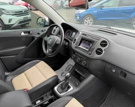 Белый Фольксваген Тигуан, объемом двигателя 2 л и пробегом 210 тыс. км за 9000 $, фото 6 на Automoto.ua