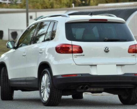 Білий Фольксваген Тігуан, об'ємом двигуна 2 л та пробігом 75 тис. км за 6000 $, фото 4 на Automoto.ua