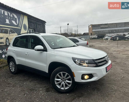 Білий Фольксваген Тігуан, об'ємом двигуна 2 л та пробігом 191 тис. км за 13500 $, фото 4 на Automoto.ua