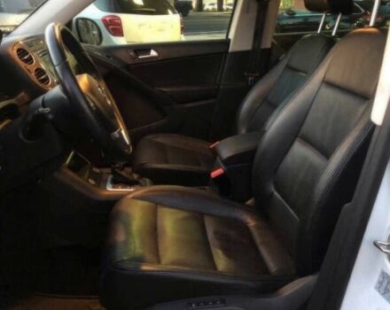 Белый Фольксваген Тигуан, объемом двигателя 2 л и пробегом 70 тыс. км за 7000 $, фото 7 на Automoto.ua