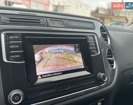 Білий Фольксваген Тігуан, об'ємом двигуна 2 л та пробігом 191 тис. км за 13500 $, фото 36 на Automoto.ua
