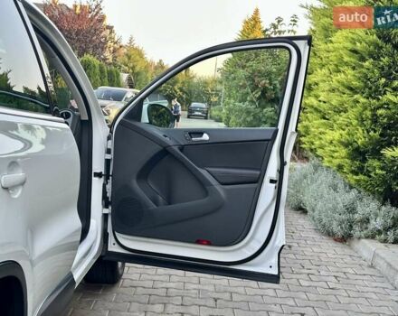 Білий Фольксваген Тігуан, об'ємом двигуна 1.98 л та пробігом 150 тис. км за 13999 $, фото 42 на Automoto.ua