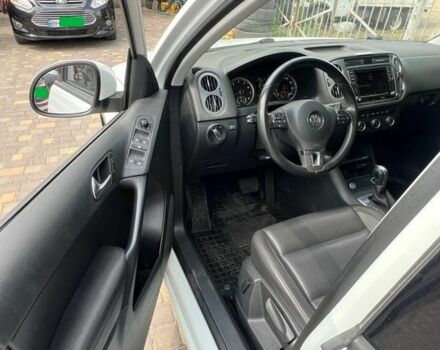 Белый Фольксваген Тигуан, объемом двигателя 2 л и пробегом 200 тыс. км за 14000 $, фото 3 на Automoto.ua